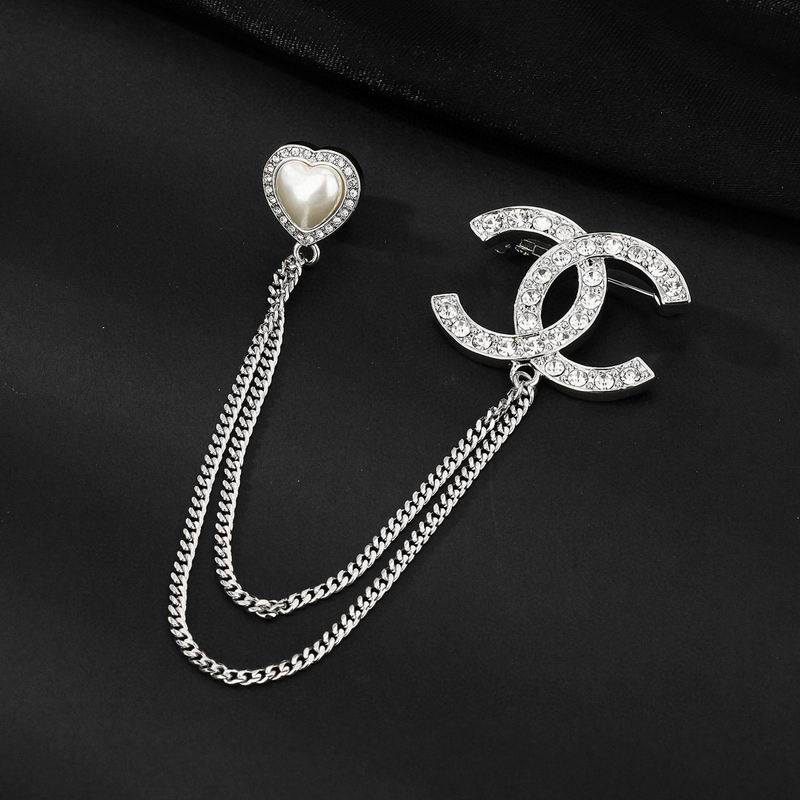 Chanel Brooch 03yxs268