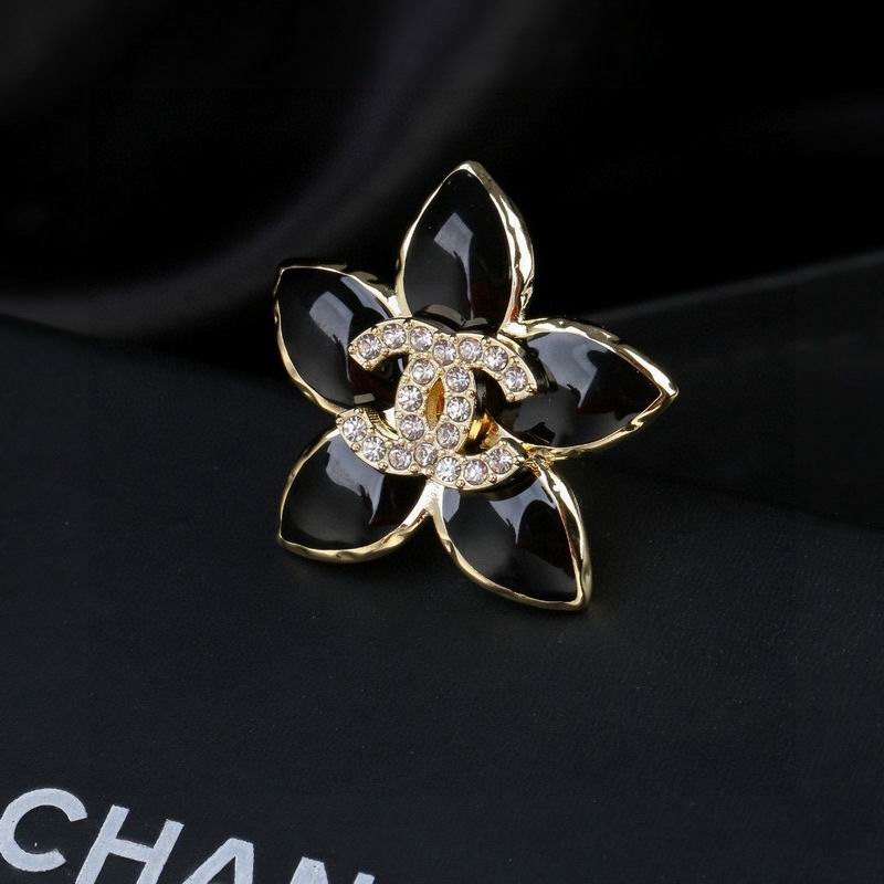 Chanel Brooch 03yxs269
