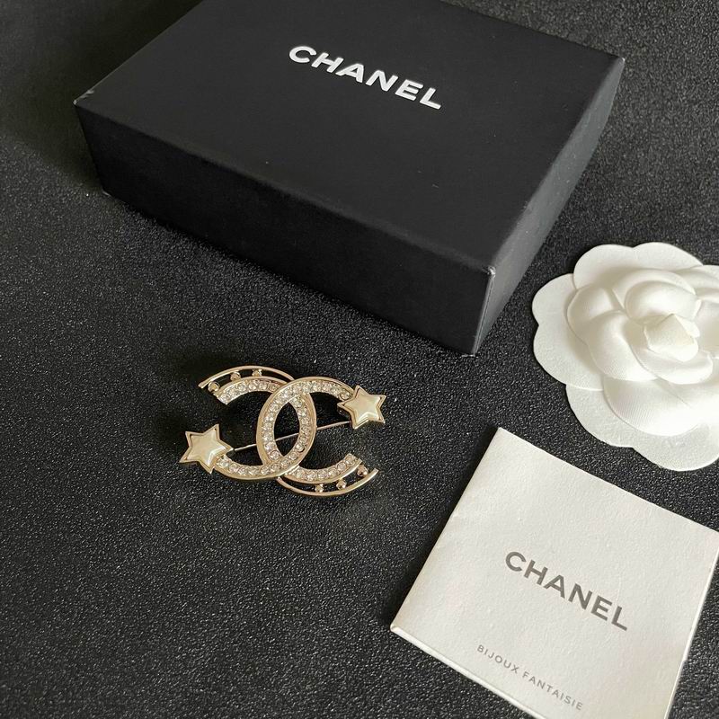 Chanel Brooch 03yxs276