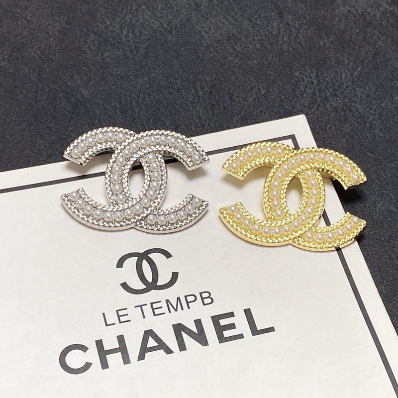 Chanel Brooch 03yxs315