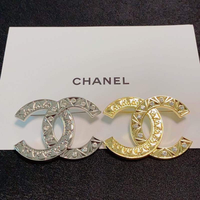 Chanel Brooch 03yxs316