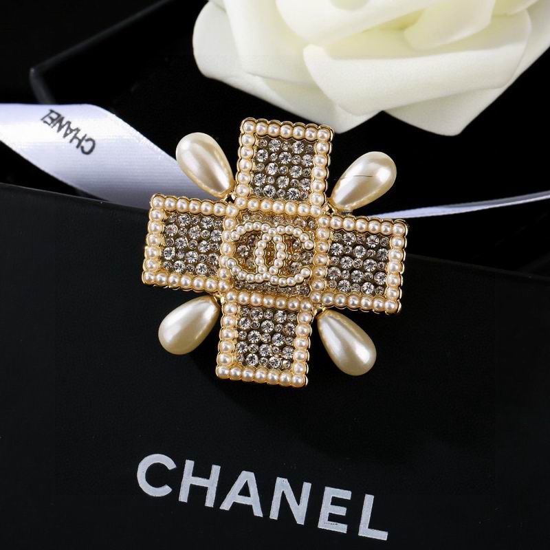 Chanel Brooch 03yxs319