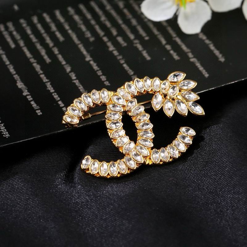Chanel Brooch 03yxs349