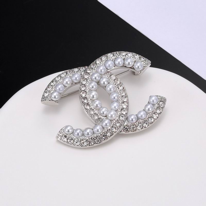 Chanel Brooch 04yxs128