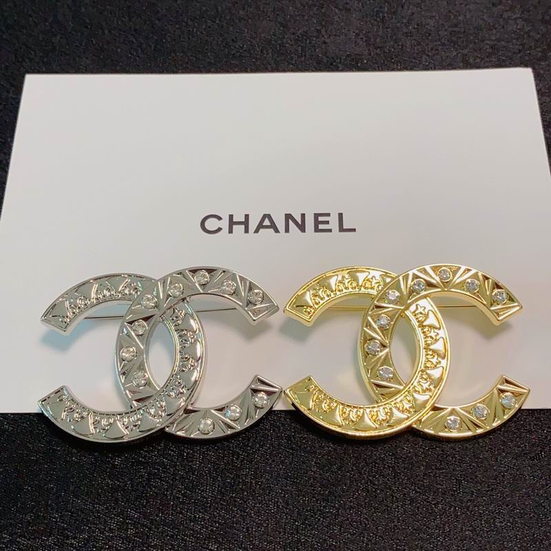 Chanel Brooch 04yxs13