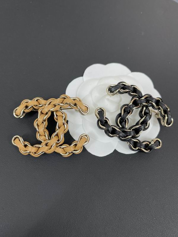 Chanel Brooch 04yxs145