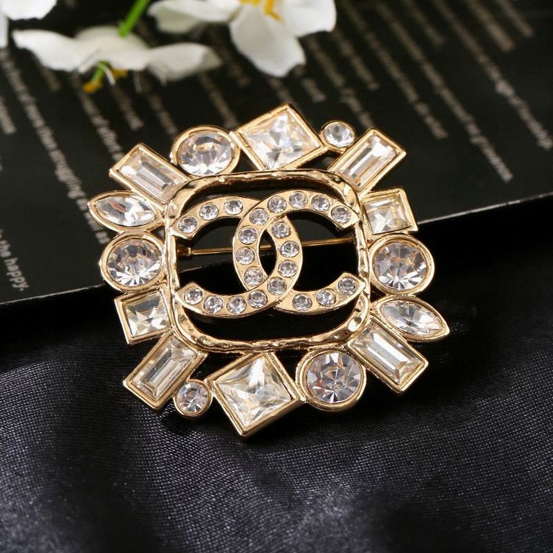 Chanel Brooch 04yxs155