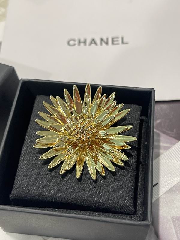 Chanel Brooch 04yxs159