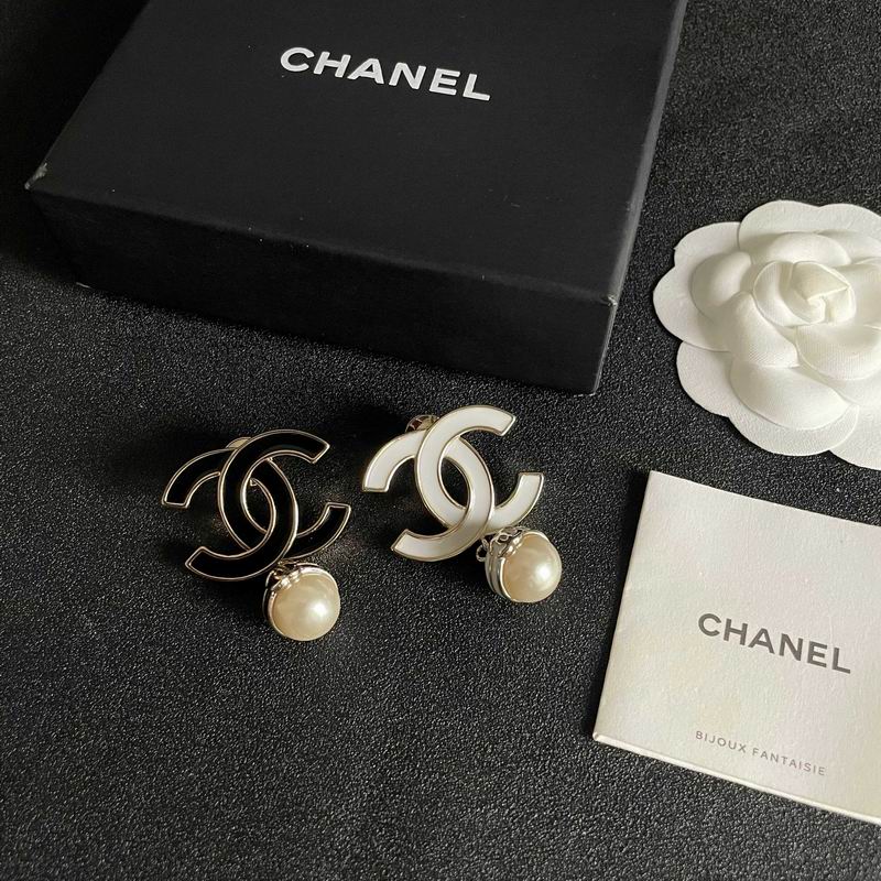 Chanel Brooch 04yxs363
