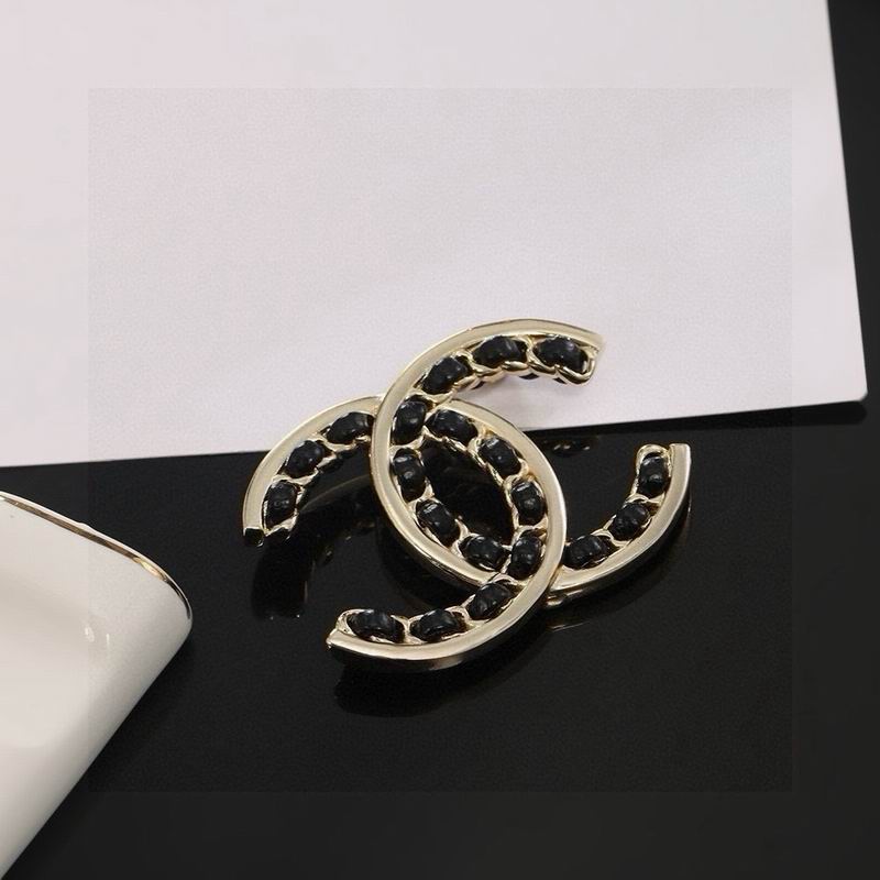 Chanel Brooch 04yxs377