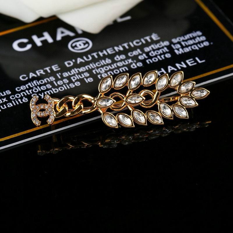 Chanel Brooch 04yxs386