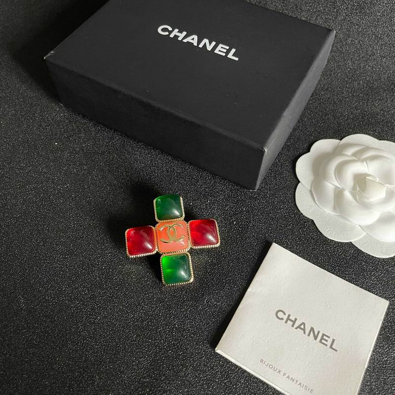 Chanel Brooch 04yxs44