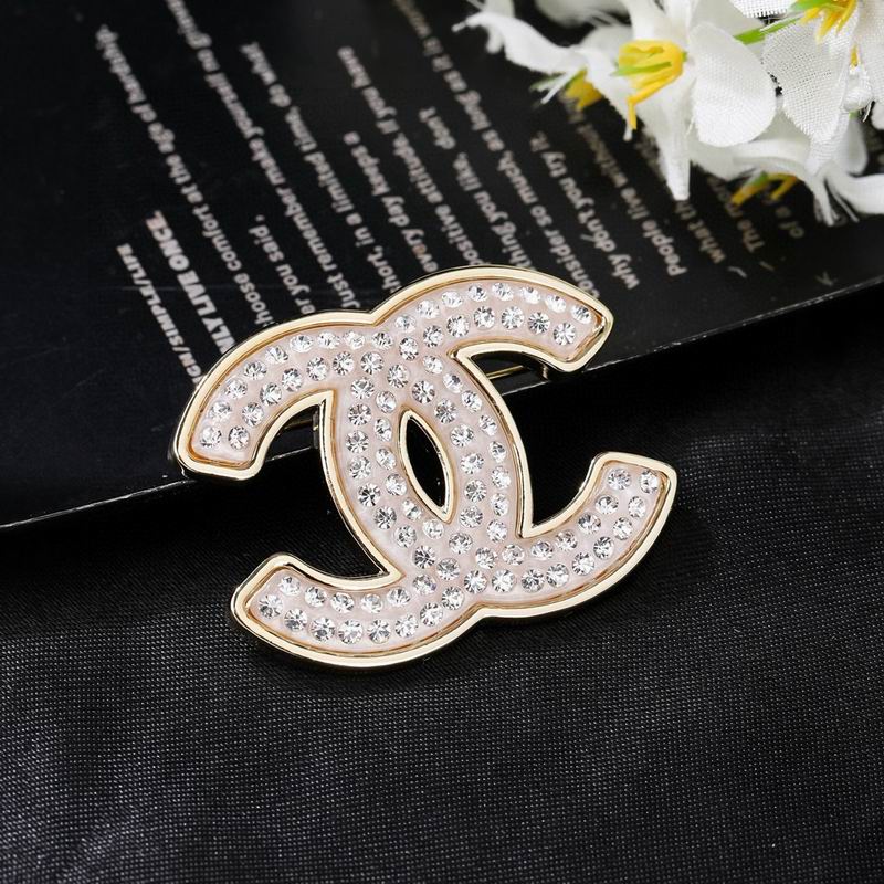 Chanel Brooch 04yxs59