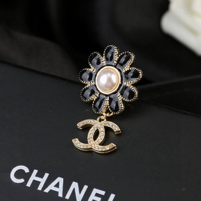 Chanel Brooch 04yxs61