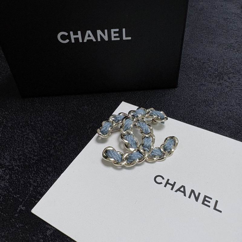 Chanel Brooch 04yxs63