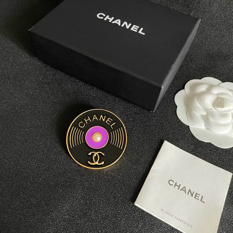 Chanel Brooch 04yxs78