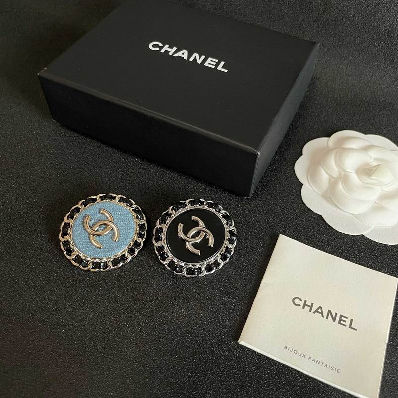 Chanel Brooch 04yxs99