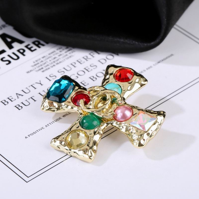 Chanel Brooch 05yxs200
