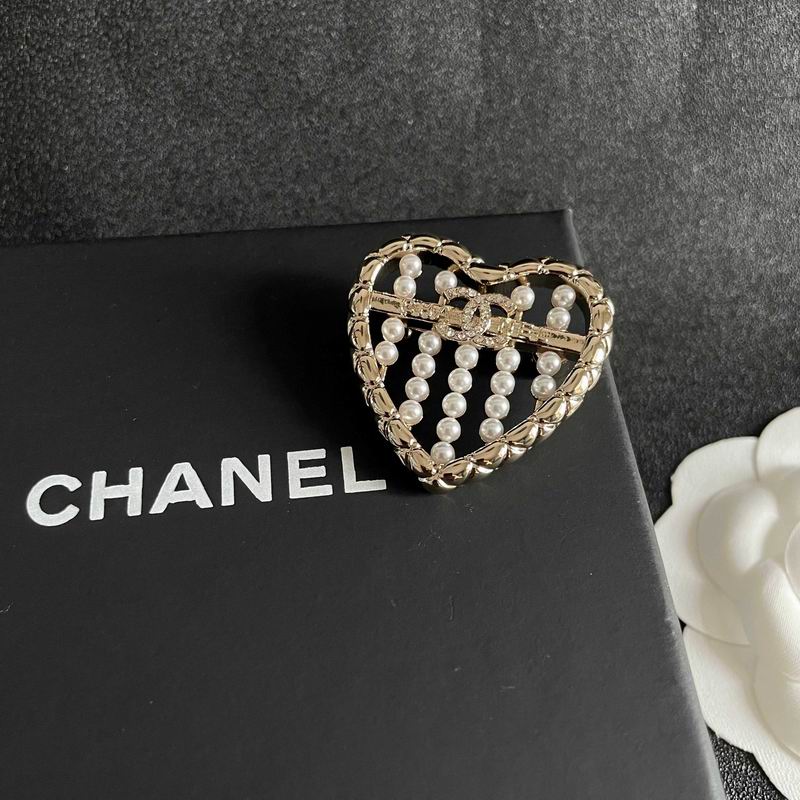 Chanel Brooch 07yxh03