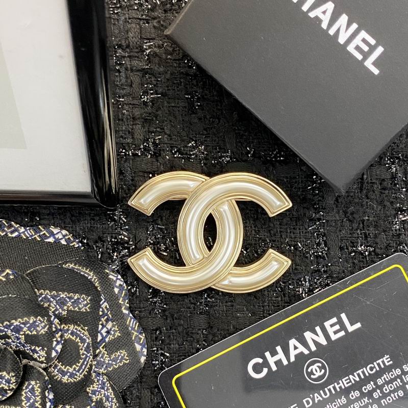 Chanel Brooch 09yxq13