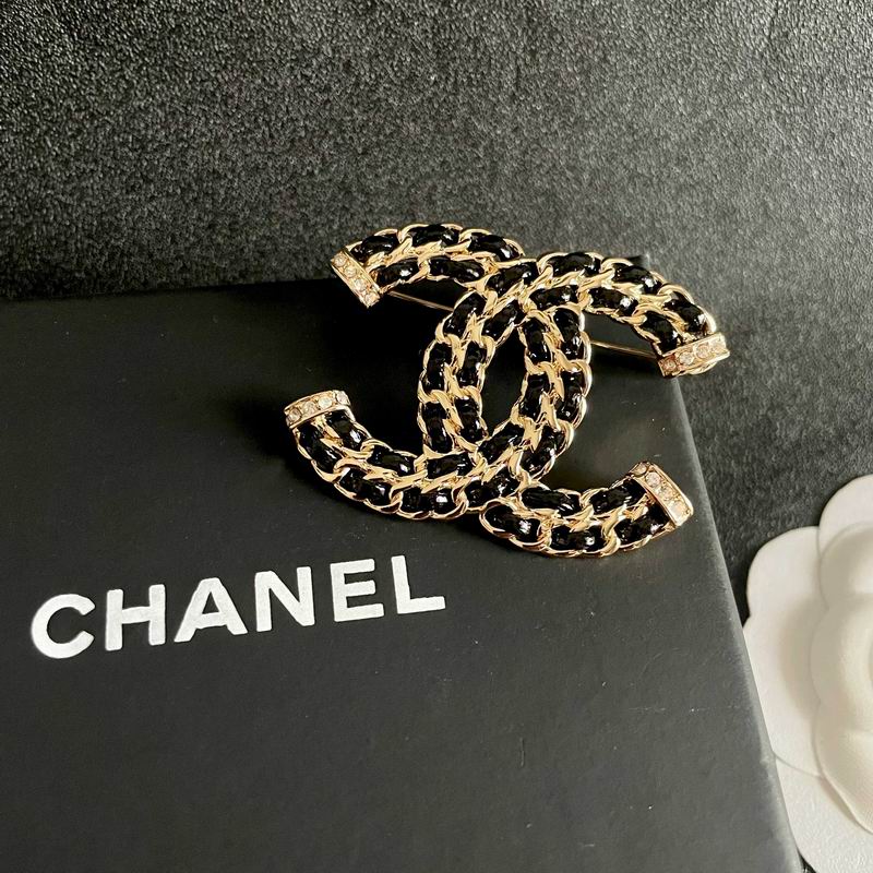 Chanel Brooch 10yxx08