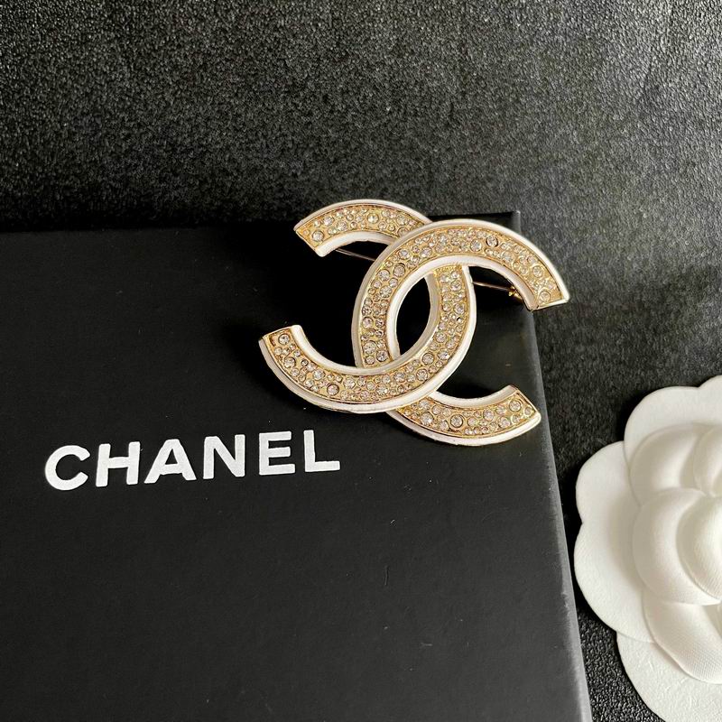 Chanel Brooch 10yxx17