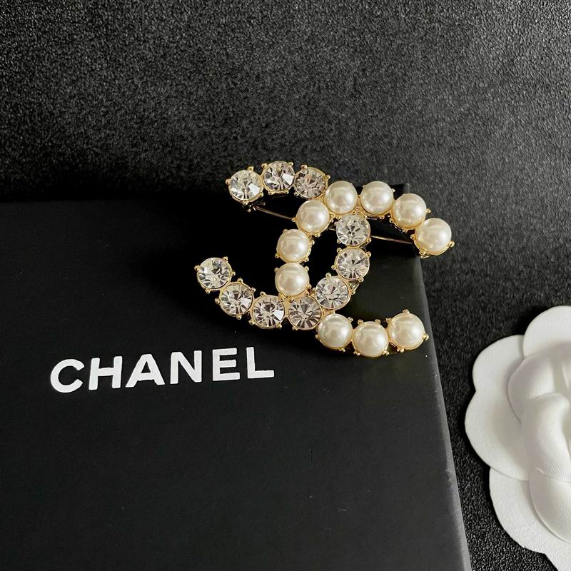Chanel Brooch 10yxx19