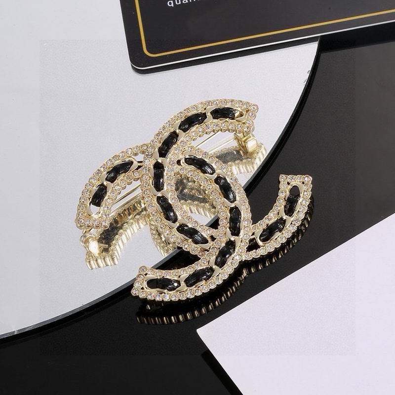Chanel Brooch 10yxx21