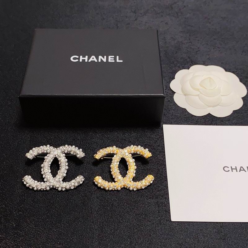 Chanel Brooch 10yxx23