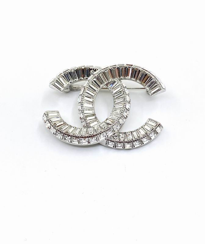 Chanel Brooch 10yxx54