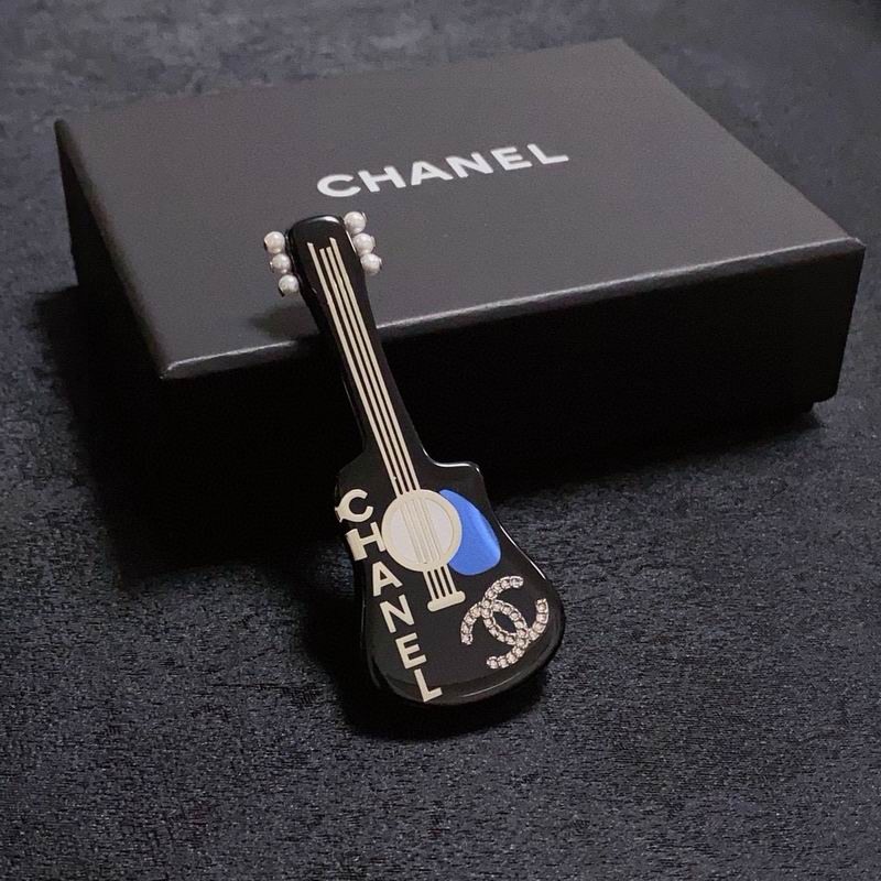 Chanel Brooch 10yxx68