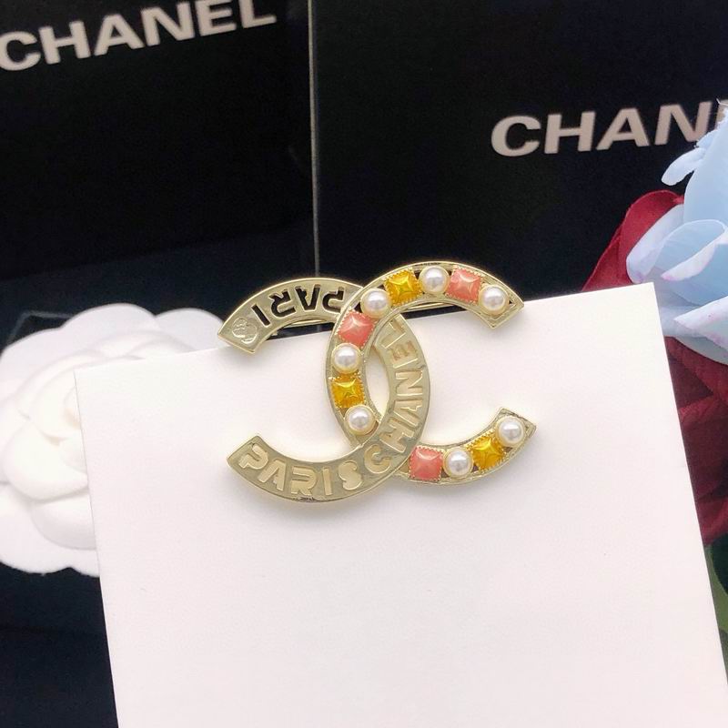 Chanel Brooch 10yxx76