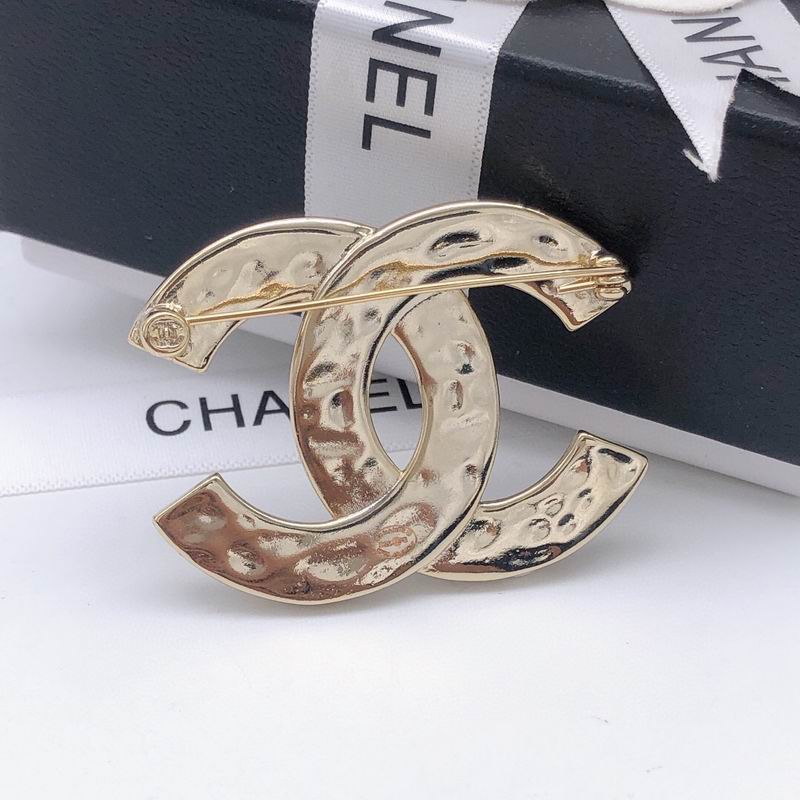Chanel Brooch 10yxx89