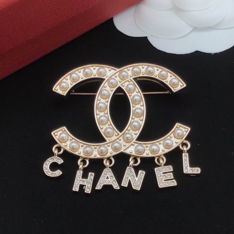 Chanel Brooch 10yxx90