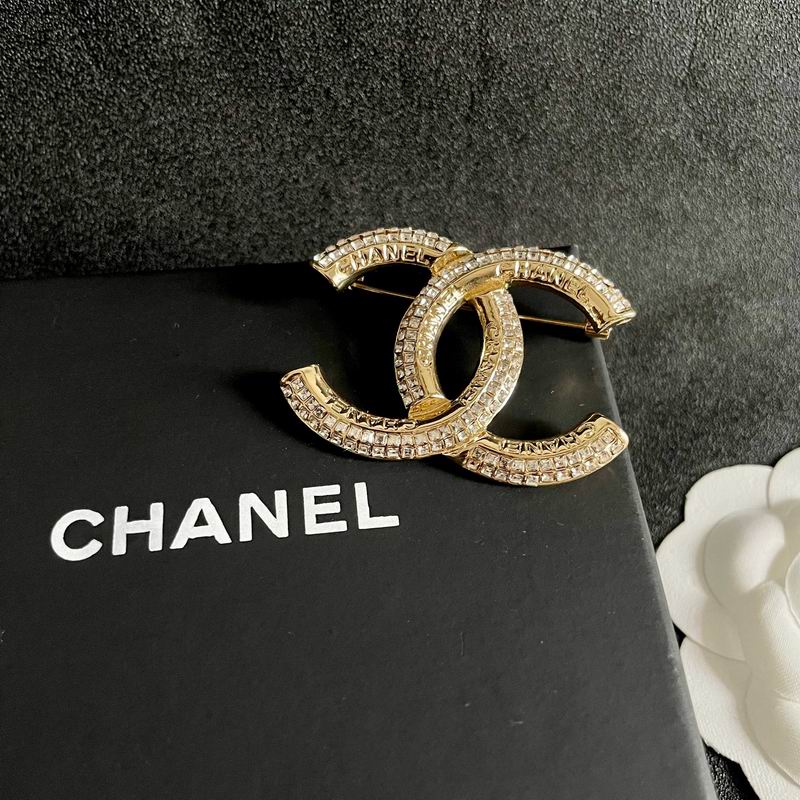 Chanel Brooch 11yxx103