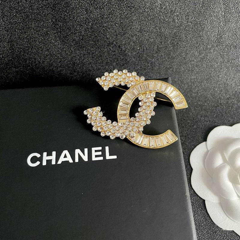 Chanel Brooch 11yxx107
