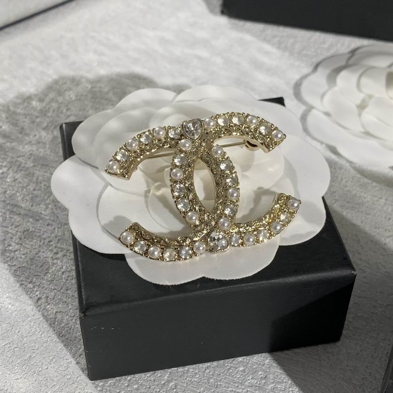 Chanel Brooch 11yxx111