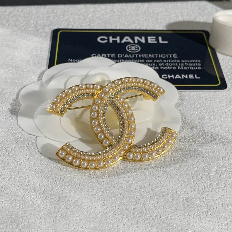 Chanel Brooch 11yxx112