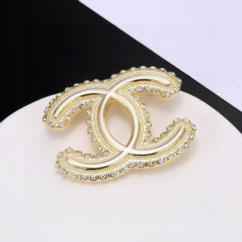 Chanel Brooch 11yxx139