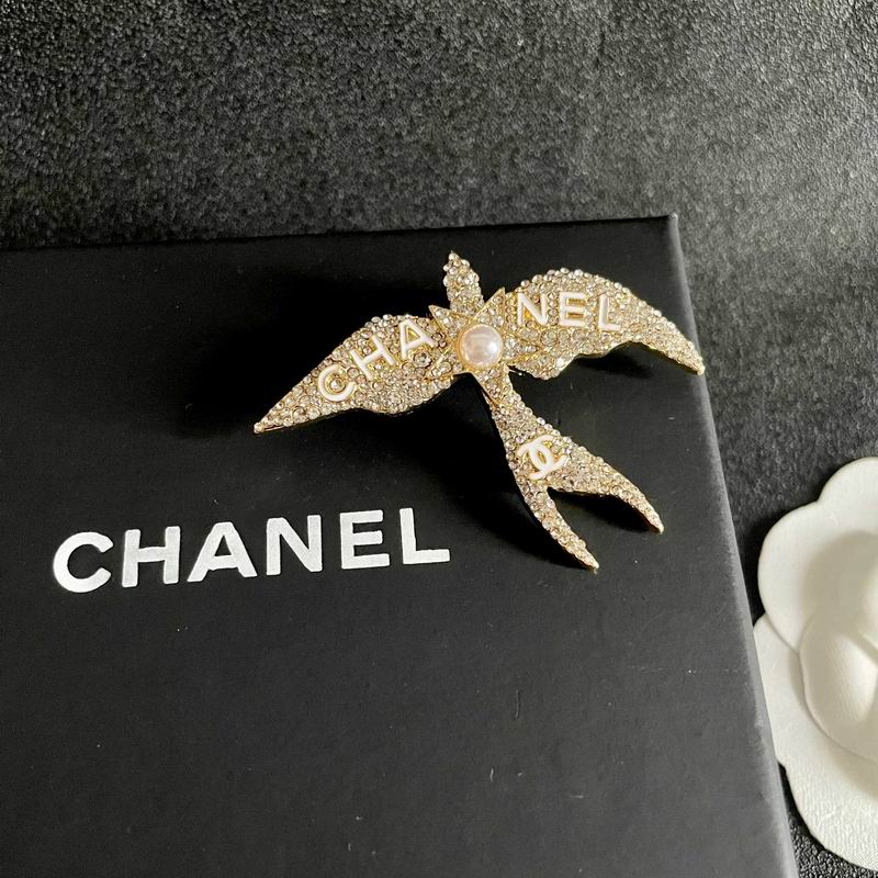 Chanel Brooch 11yxx148