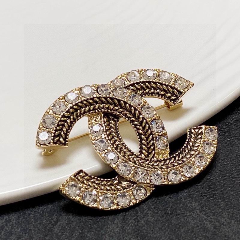 Chanel Brooch 11yxx158