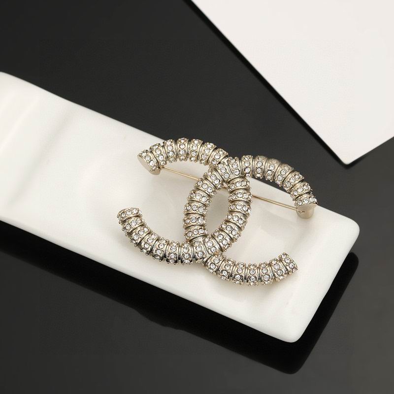 Chanel Brooch 11yxx171