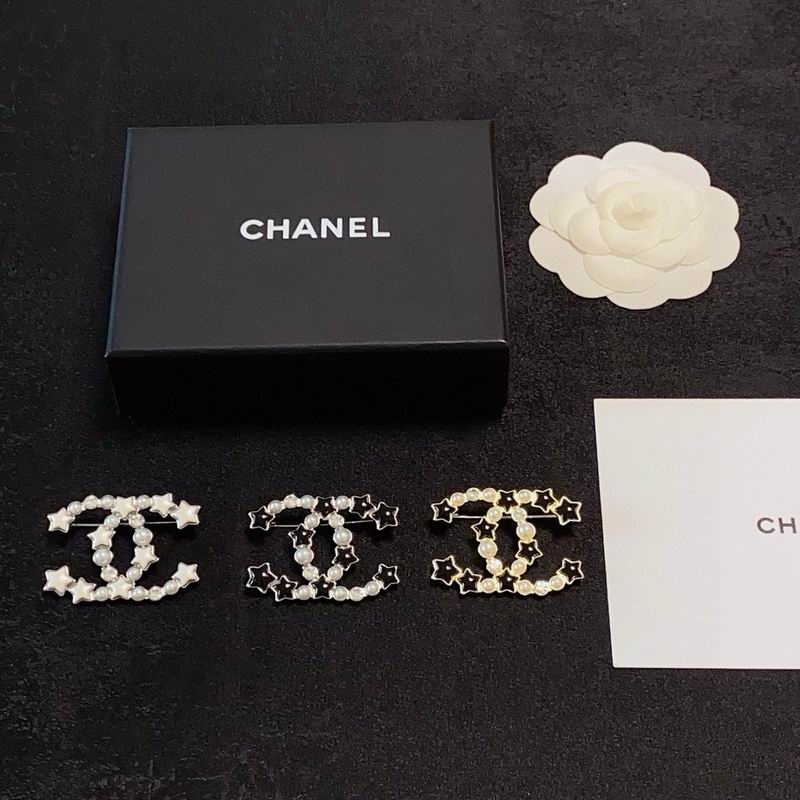 Chanel Brooch 11yxx181