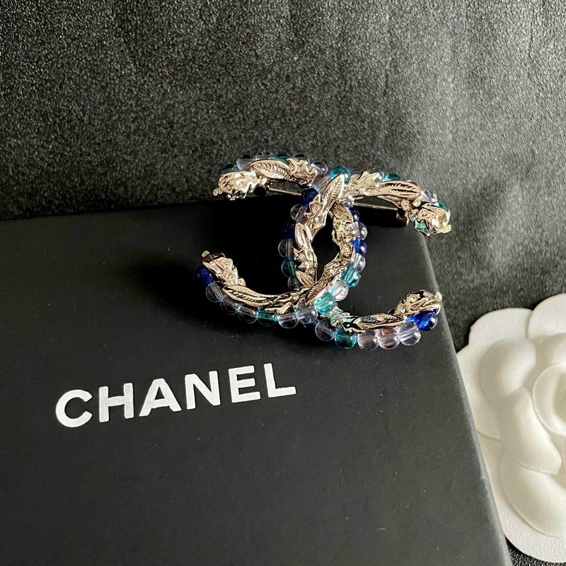 Chanel Brooch 11yxx182