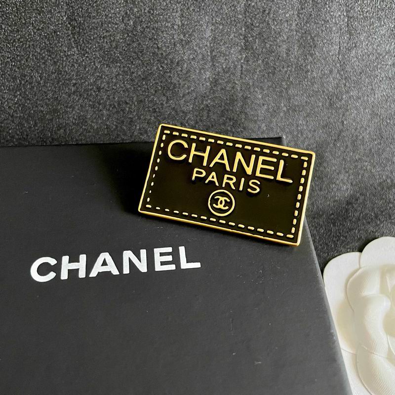Chanel Brooch 11yxx197