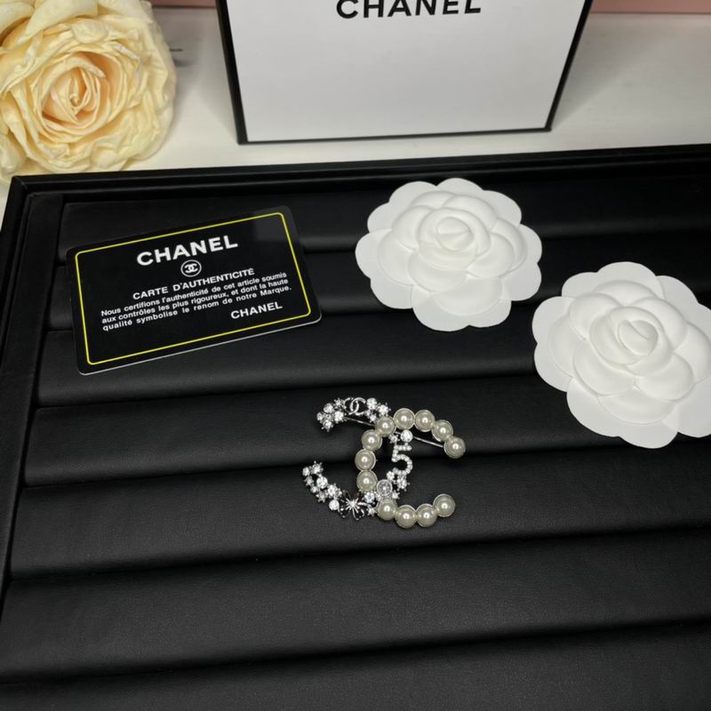 Chanel Brooch 11yxx199
