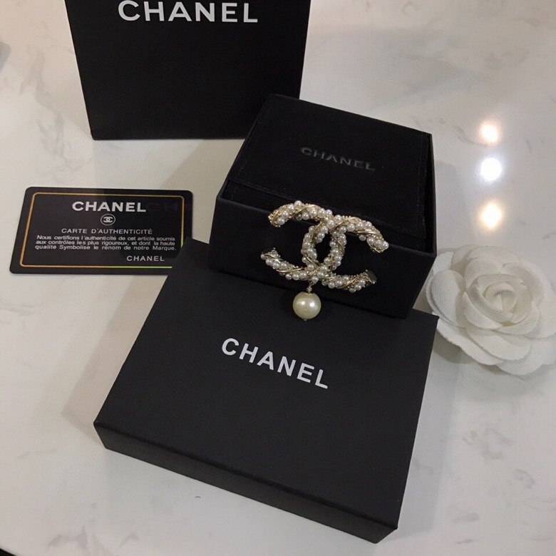Chanel Brooch 11yxx201