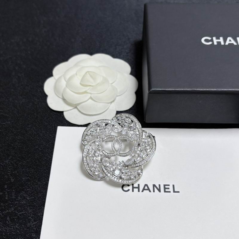Chanel Brooch 11yxx203