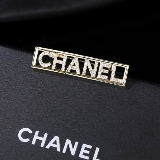 Chanel Brooch 12lyh120