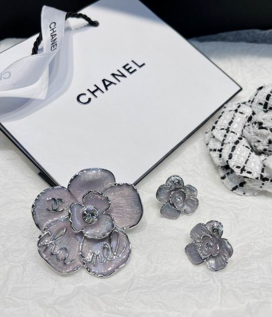 Chanel Brooch 12lyh66